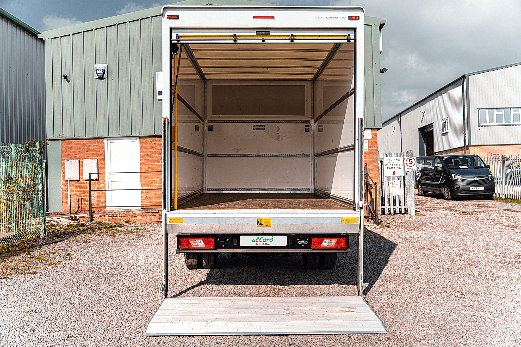 Large Van hire stoke-on-trent staffordshire, luton box van hire stoke-on-trent staffordshire, cheshire
