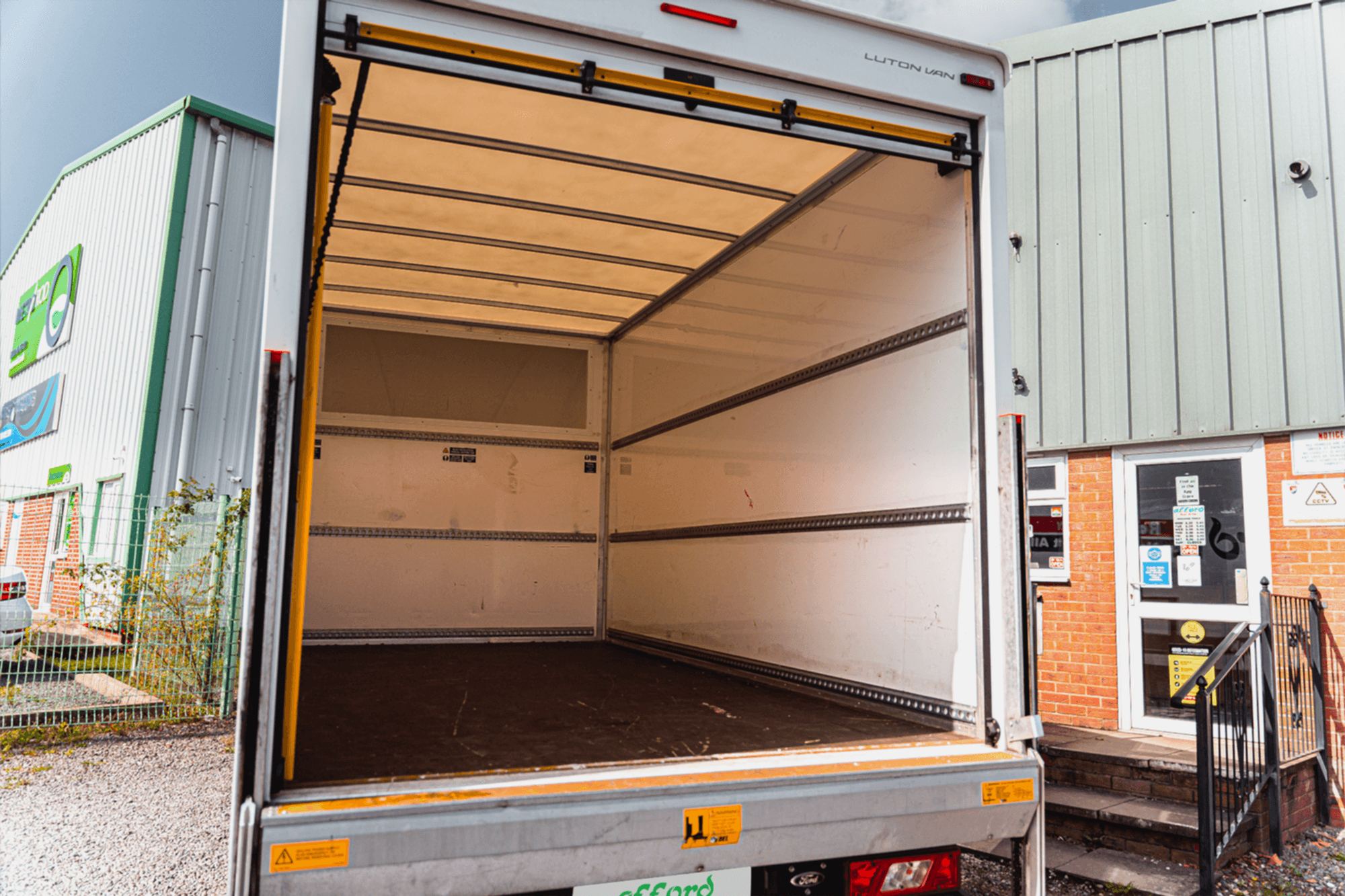 Large Van hire stoke-on-trent staffordshire, luton box van hire stoke-on-trent staffordshire, cheshire